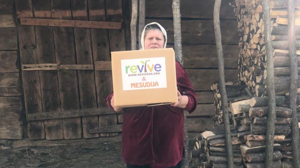 Bosnian Mother received food parcels