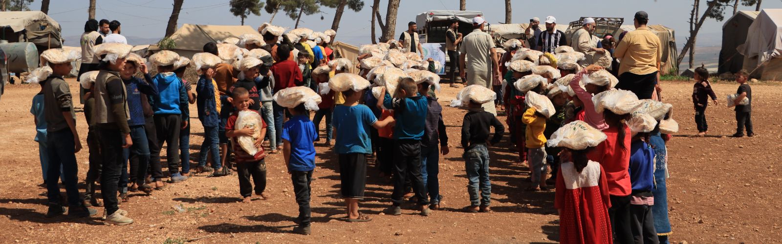 Bread distribution to Syrian children and orphans